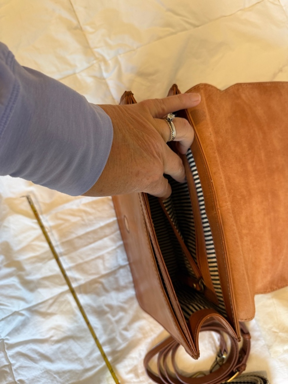 Women's Tan Leather Crossbody Bag with Removable Strap - Picture 9 of 9
